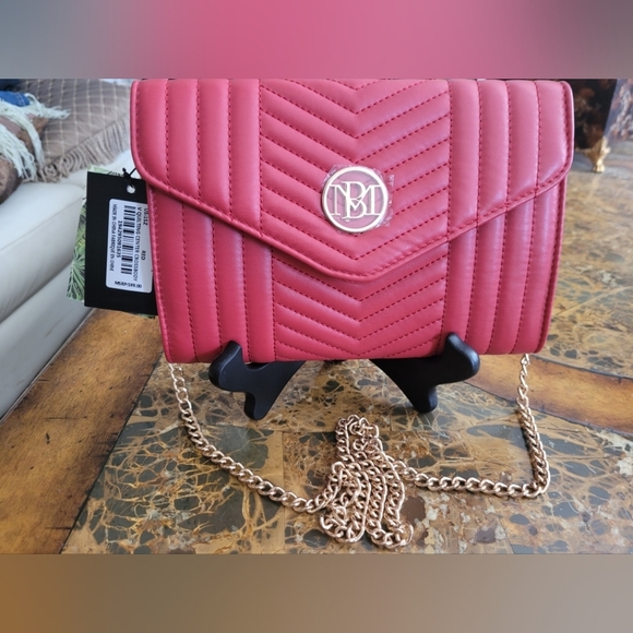 Badgley Mischka Red Quilted Women's Bag - Picture 6 of 10